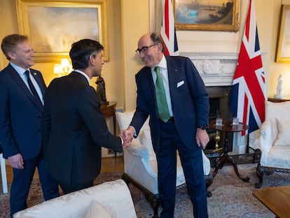 Galán, con el primer ministro británico, Rishi Sunak, en presencia del secretario de Seguridad Energética del Reino Unido, Grant Shapps.