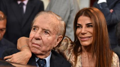 Zulemita Menem y su padre, el expresidente argentino Carlos Menem, en diciembre de 2019.