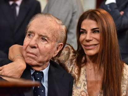 Zulemita Menem y su padre, el expresidente argentino Carlos Menem, en diciembre de 2019.