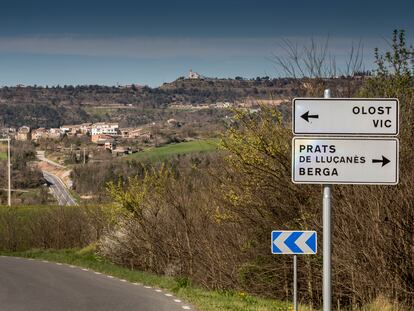 Un cruce de carreteras, a cuatro quilómetros de Perafita, en el Lluçanès.