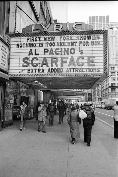 Cartel de la película 'Scarface' en The Lyric Theater (Nueva York) el 20 de diciembre de 1983.