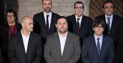 A primera fila: Raül Romeva, Oriol Junqueras i Carles Puigdemont.
