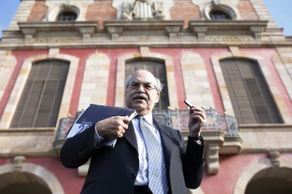 El conseller d'Economia de la Generalitat, Andreu Mas-Colell, a la seva arribada al Parlament.