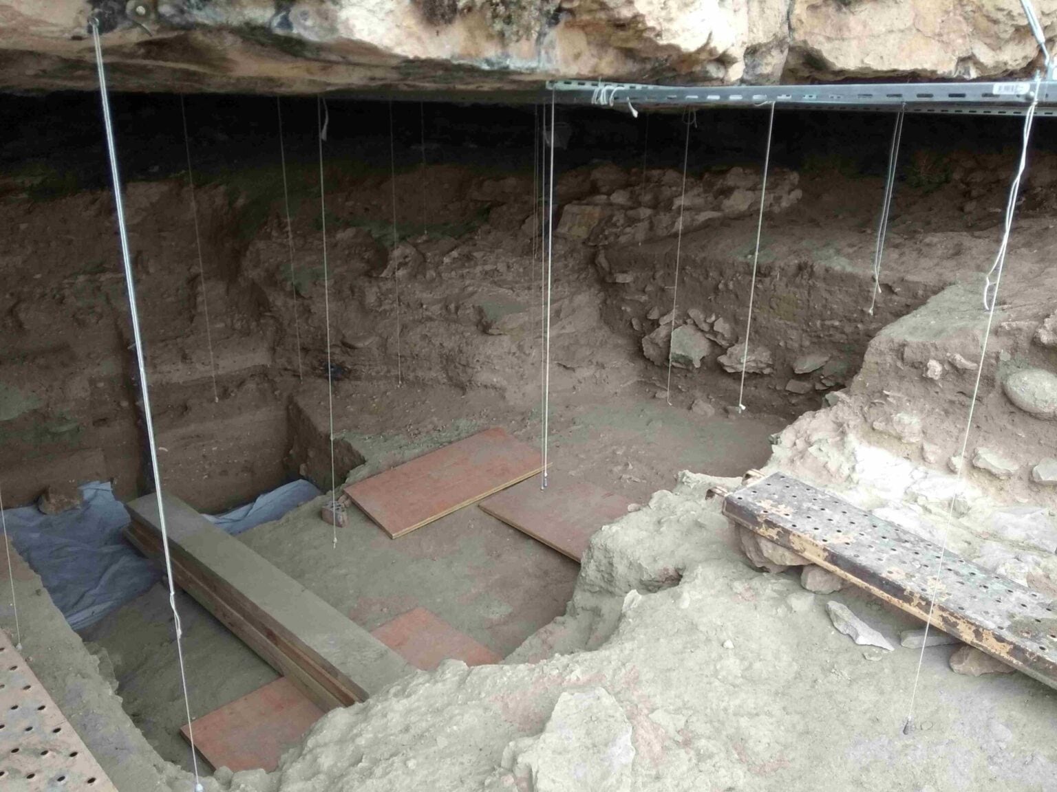 Abrigo de San Lázaro, cavidad donde habitaron los neandertales y que resultó inundada por la paleorriada