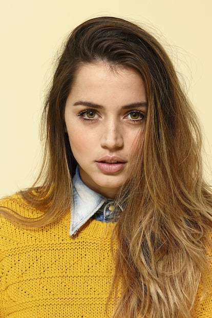 Ana de Armas. Actriz. Acaba de estrenar su última película El Callejón, de Trashorras, simultáneamente en las salas y en Internet. Jersey de Marina Yachting y camisa vaquera de Dsquared2.