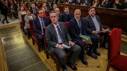 Los doce líderes independentistas acusados por el proceso soberanista catalán en el banquillo del Tribunal Supremo.