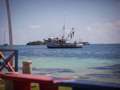 Un barco pesquero en San Andrés (Colombia), en diciembre de 2020.
