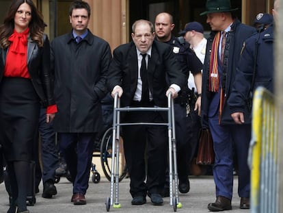 Harvey Weinstein, a su llegada al tribunal de Nueva York donde se celebra el juicio, el viernes.