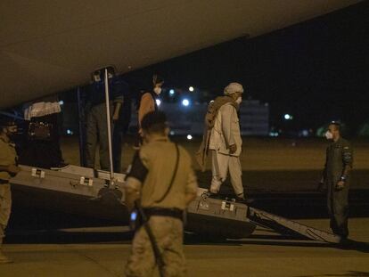 La llegada de los primeros evacuados de Afganistán, en imágenes