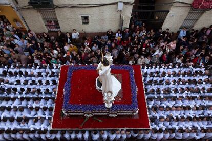 ‘El trono de Nuestro Padre Jesús Cautivo’ (The Throne of Our Father Jesus the captive) passes through Trinidad street in in Málaga.