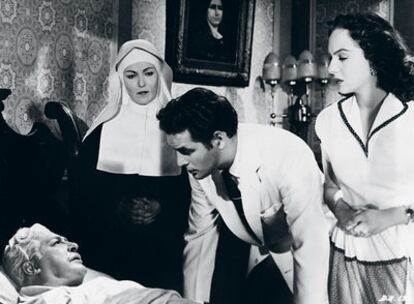 Adaptación cinematográfica de 'El derecho a nacer' (1950), con el mítico actor valenciano Jorge Mistral, convertido en galán de la época dorada del cine mexicano.