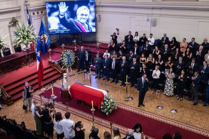 El féretro del exmandatario en el Salón de Honor del antiguo Congreso.