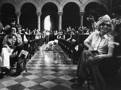 Perfomance realizada durante las 'Primeras Jornades Catalanes de la Dona', en 1976, en el paraninfo de la UB, Barcelona.
