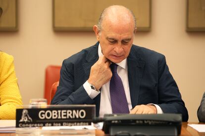 El ministro del Interior Jorge Fernández Díaz, en una conferencia de prensa en 2015.