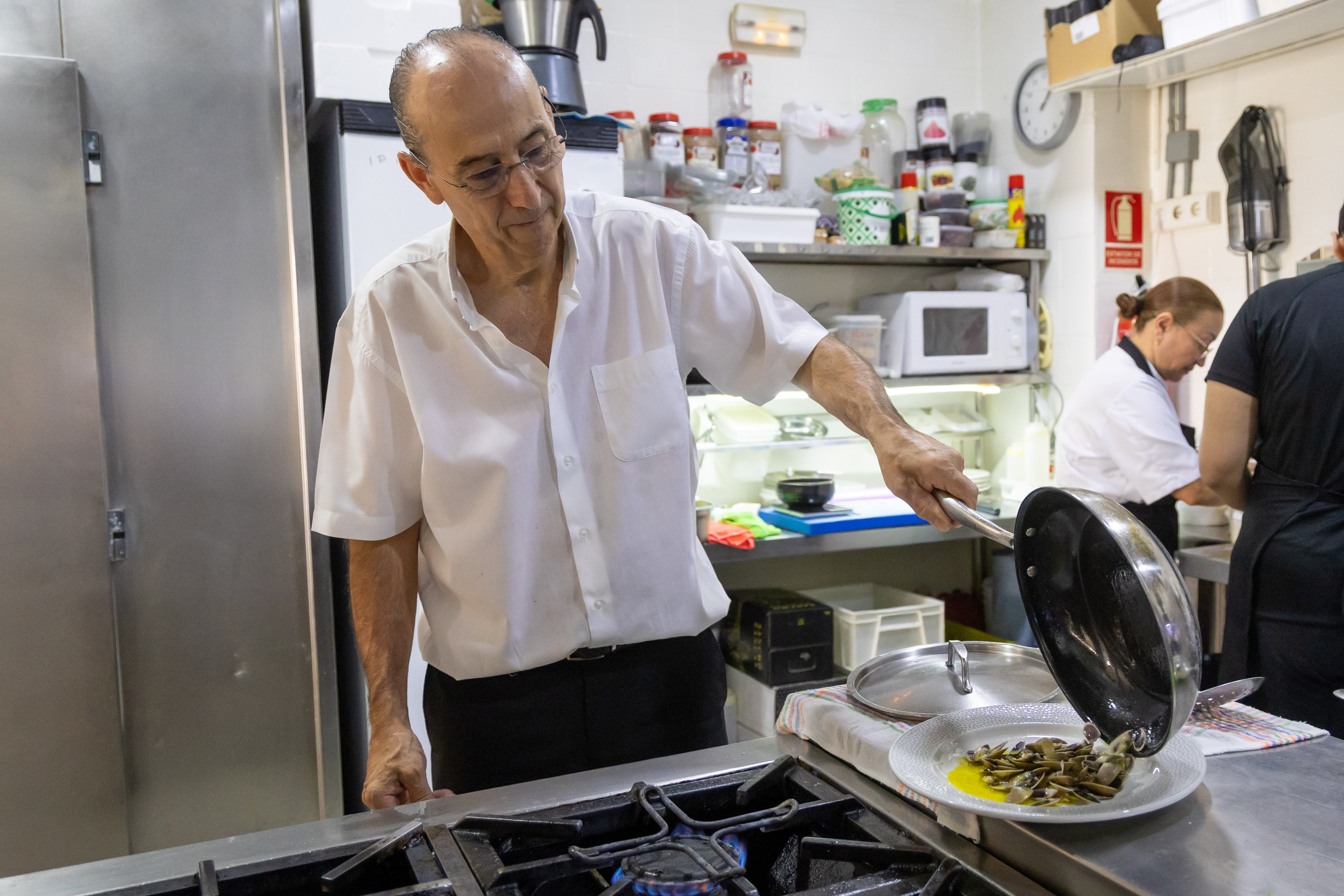 Hermanos Alba, el restaurante de barrio que atrae a chefs y futbolistas hasta Málaga