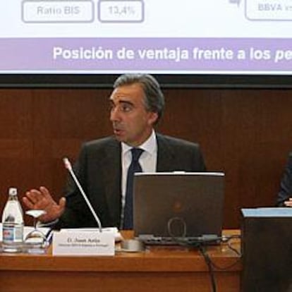 BBVA quiere captar 500.000 clientes "huérfanos" por la reestructuración