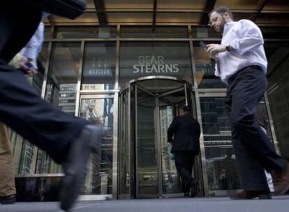 Bear Stearns liquidó en 2007 sus fondos especulativos y abrió la caja de los truenos en el sector.