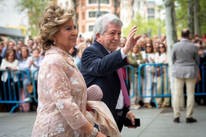 El productor y presidente del Atlético de Madrid, Enrique Cerezo, y su mujer María Jesús de Frutos.