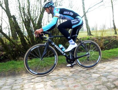 Boonen, sobre el pavés de la clásica.