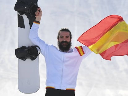 REgino Hernández celebra el bronce.