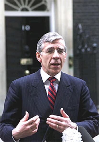 Jack Straw, ayer en Londres frente al 10 de Dowing Street.