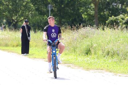 Toni Kroos llega a su sesión de entrenamiento