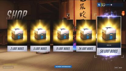 Varias cajas de 'loot' en un videojuego.
