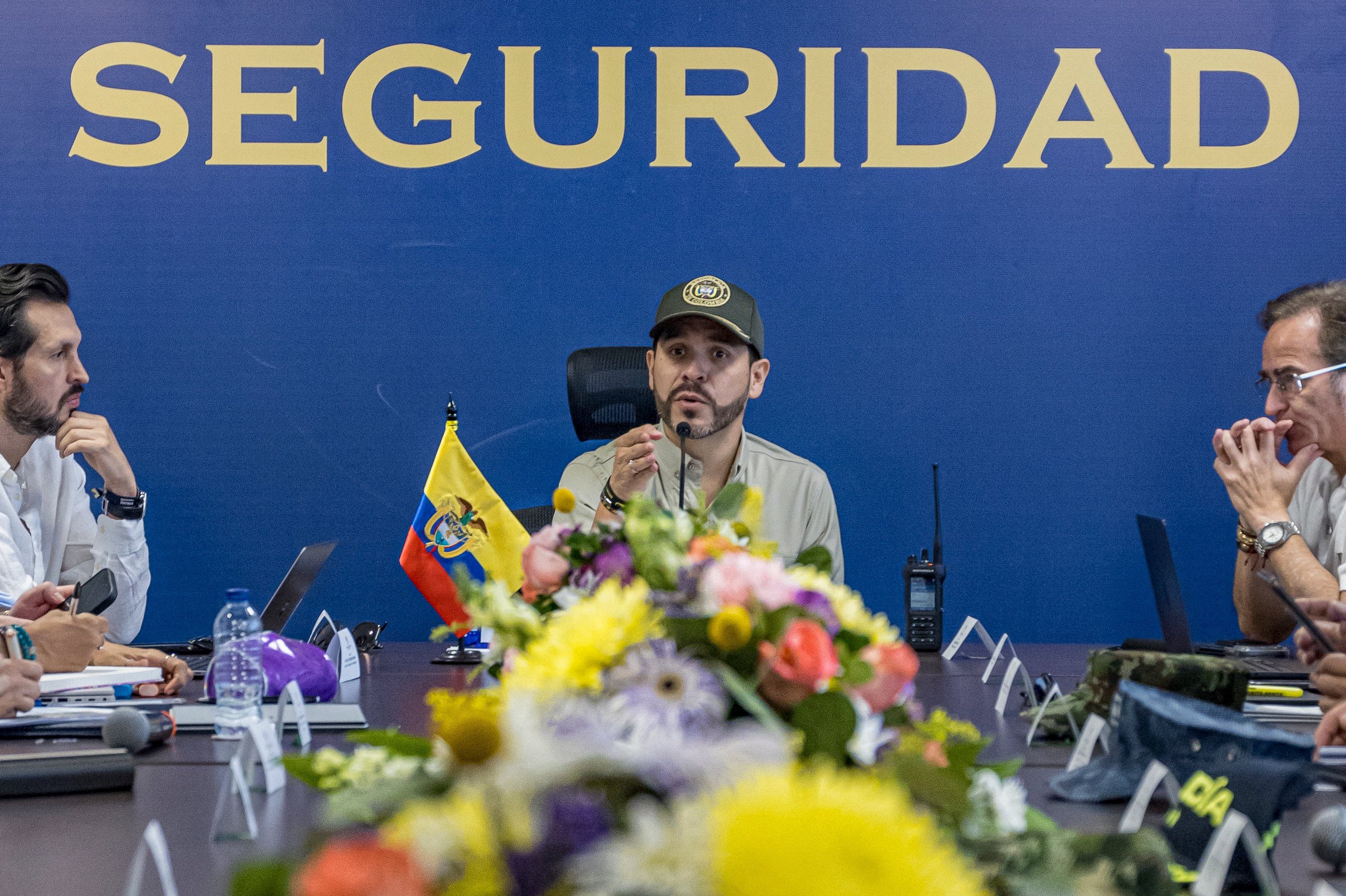 De la Espriella demuestra su fuerza en el primer gran pulso contra los grupos armados