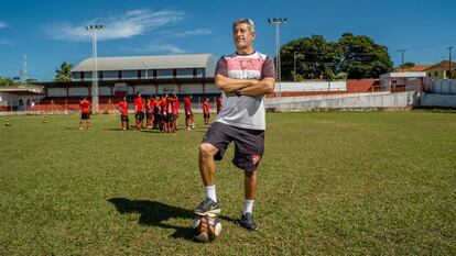 Reginaldo Fino atualmente coordena as categorias de base do Linense.