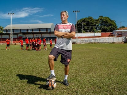 Reginaldo Fino atualmente coordena as categorias de base do Linense.