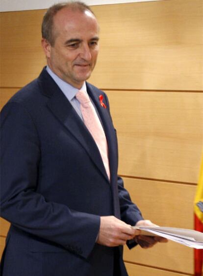 Miguel Sebastián, durante una rueda de prensa ayer en Madrid.