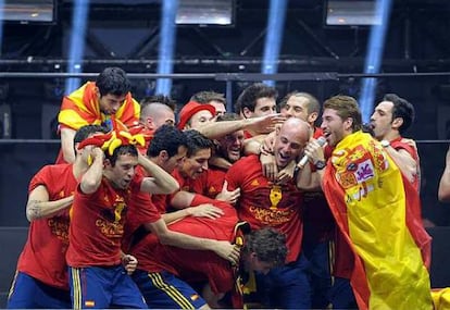 La alimentación es clave para un buen entrenamiento. En la imagen, la selección española celebra el triunfo en la Eurocopa de 2012.