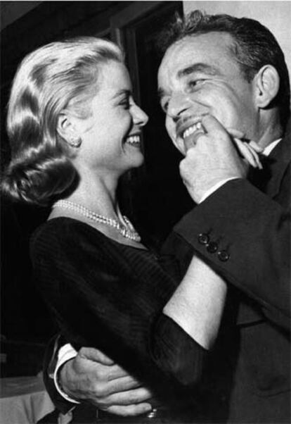 Raniero y su esposa, Grace Kelly, durante un baile celebrado en Mallorca en 1956.