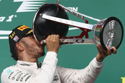 Lewis Hamilton celebra la victoria en Austin.