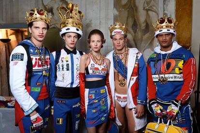 Un momento del desfile celebrado en junio de la feria Pitti Uomo de Florencia, donde Jeremy Scott estrenó la línea masculina de Moschino.