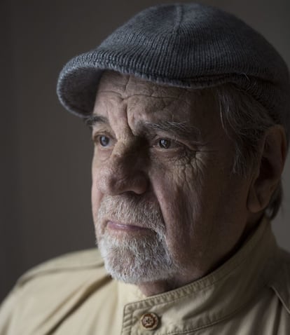 Juan Marsé en su casa.