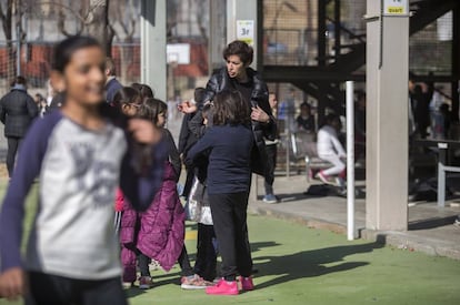 Under the plans, parents would be able to request that their children be taught in Spanish.