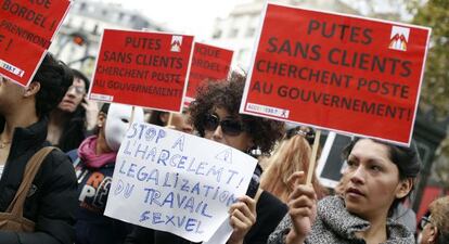 Manifestación en Francia a favor de la legalización de la prostitución.