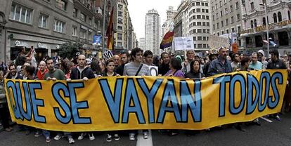 Una de las concentraciones del pasado 25 de septiembre se dirige hacia el Congreso por la Gran V&iacute;a madrile&ntilde;a. 