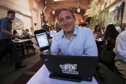 Noam Bardin, directivo de Waze.com, en un caf&eacute; de Palo Alto