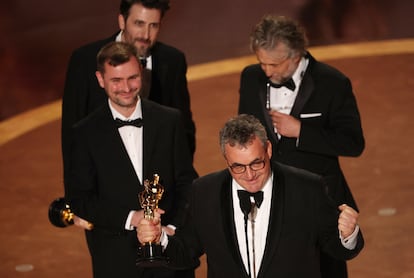 Paul Lambert, Stephen James, Rhys Salcombe y Gerd Nefzer ganan el Oscar a los mejores efectos visuales por 'Dune: Parte 2'.