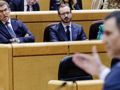 Debate entre el presidente del Gobierno, Pedro Sánchez, y el líder del PP, Alberto Núñez Feijóo, en el Senado, el pasado 31 de enero.