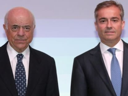 El presidente del BBVA, Francisco González (i) y Ángel Cano.