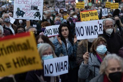 Concentración unitaria de la Plataforma Aturem la Guerra en Barcelona