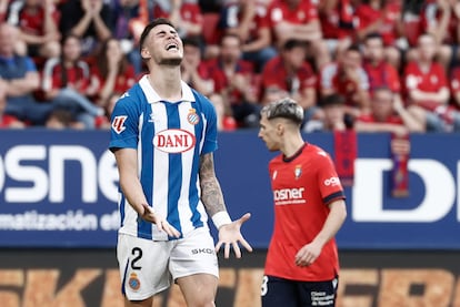 Roberto Fernández durante el partido de Liga ante Osasuna.