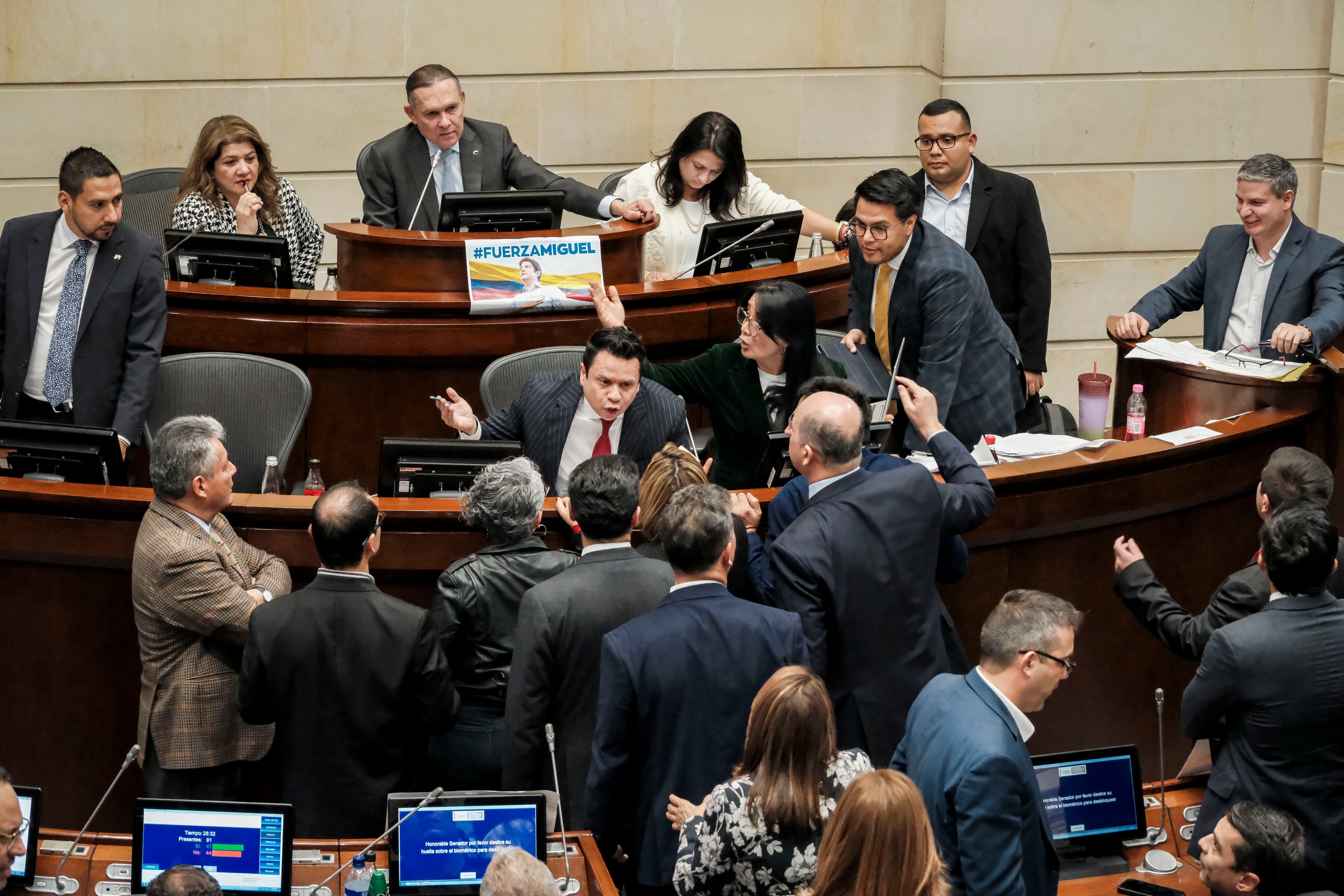 Las claves de la reforma laboral aprobada en el Senado de Colombia: recargos nocturnos, topes a los contratos temporales y pocas diferencias con la Cámara de Representantes