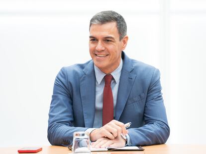 El presidente del Gobierno en funciones, Pedro Sánchez, este martes durante su reunión con la comisión de su partido encargada de buscar posibles apoyos a la investidura.