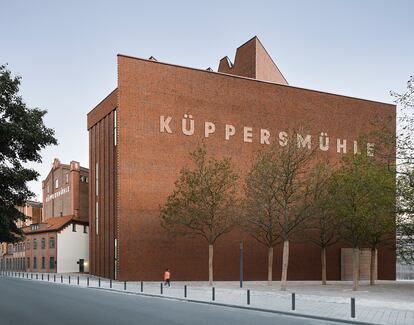 Nueva fachada del Museo Küppersmühle de Duisburg diseñada por Herzog&de Meuron.