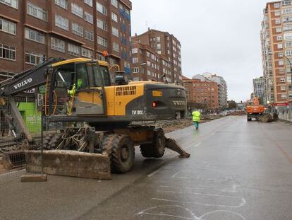 Obras de restauraci&oacute;n de la zanja del barrio de Gamonal. 