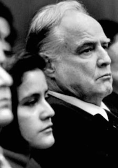 Foto de archivo de 1990 del actor Marlon Brando durante el juicio de su hijo Christian